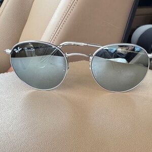 Ray-Ban Silver Round Sunglasses with case like new 3447 mirror lens